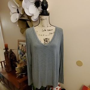 American Eagle Long Sleeve V Neck Top
